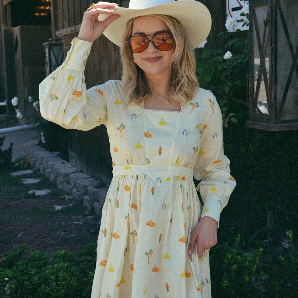 SOLD!! 🥰 Vintage Western Charm Dress